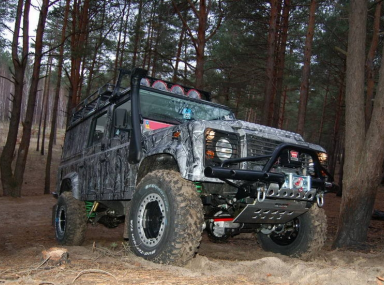 Land Rover Defender 110. Внешний тюнинг Equipe, KAM Diff, Hella и др.