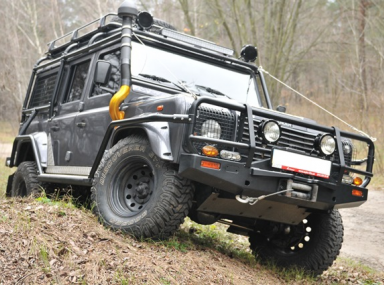 Land Rover Defender: отделка салона, защита кузова